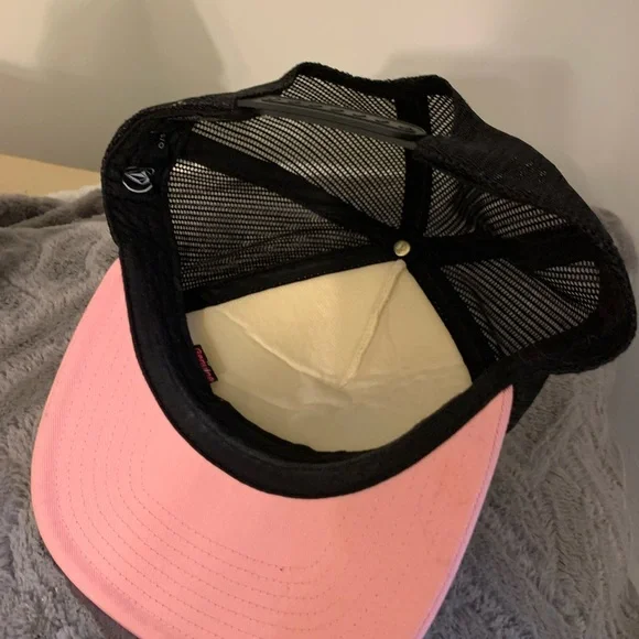 Volcom Hat - Picture 2 of 2